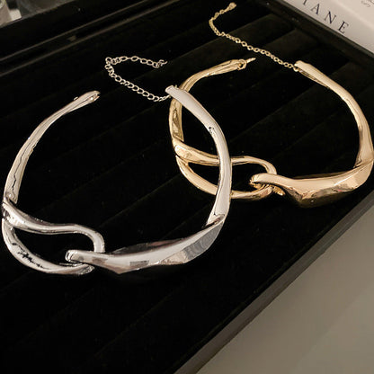 Skanto | Fluid Charm Necklace