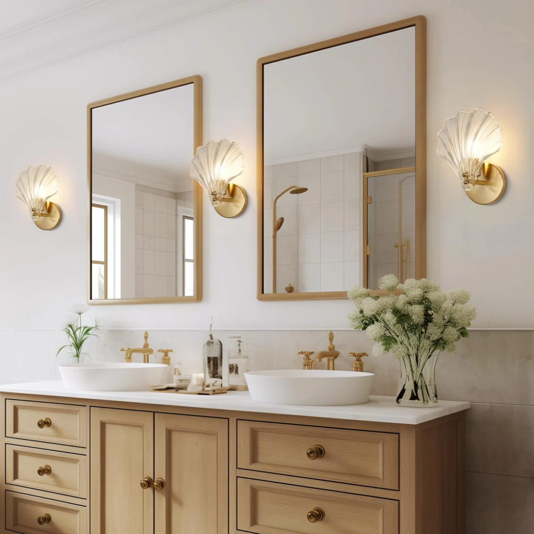 Skanto | Glass Shell Wall Lamp