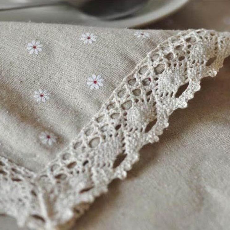Cotton linen tablecloth with daisy pattern