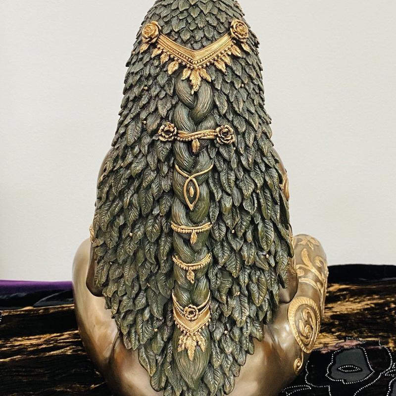BowLift | Mother Earth Goddess Statue
