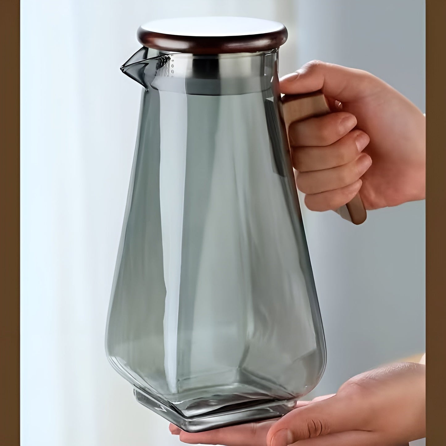 Glass pitcher with large capacity – heat-resistant and robust | Ideal for water and juice
