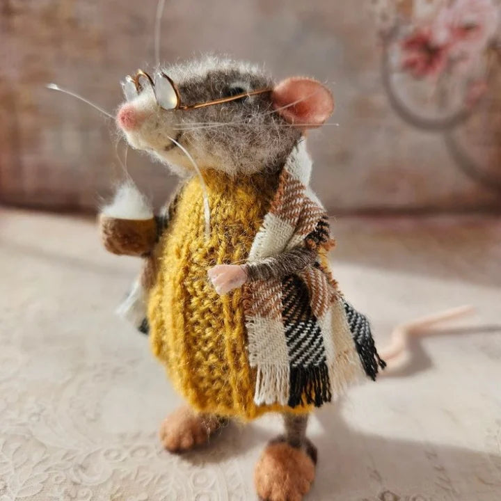 Skanto | Handmade Felt Mouse Decoration | Sustainable and Cozy | 7,6 cm