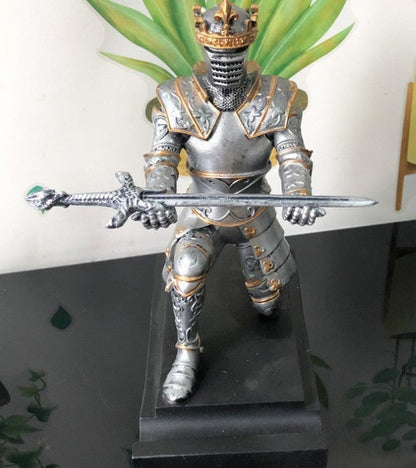 BowLift | knight pen holder