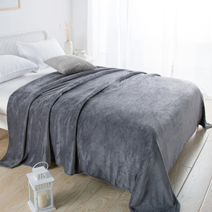 Luxurious flannel blanket for cozy home & travel