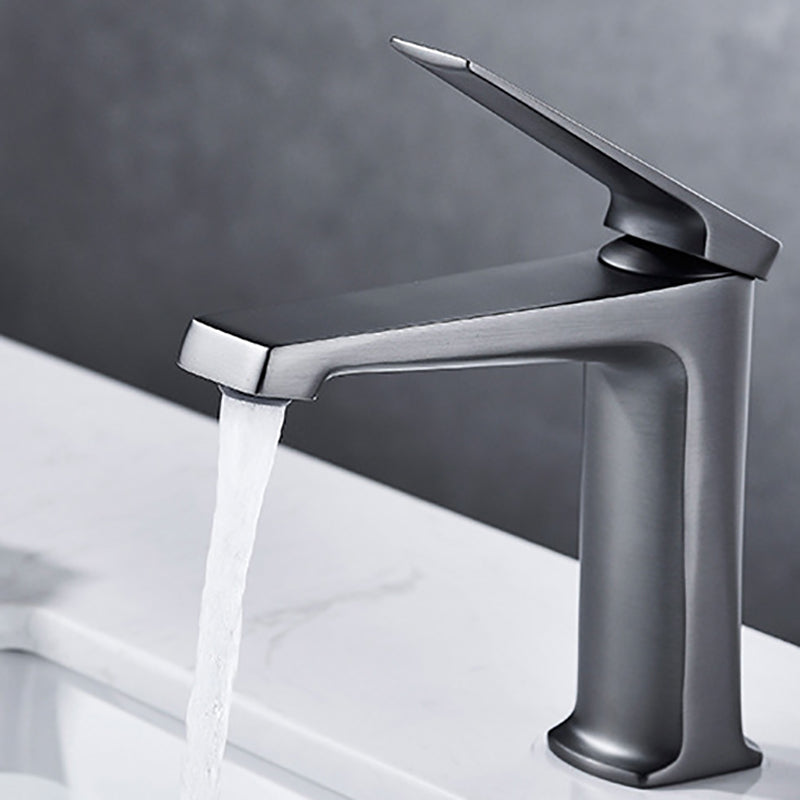 BowLift | Modern centerset bathroom faucet Solid color copper faucet for the bathroom