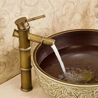 Skanto | Round Single Handle Faucet Country Style Sink Mixer