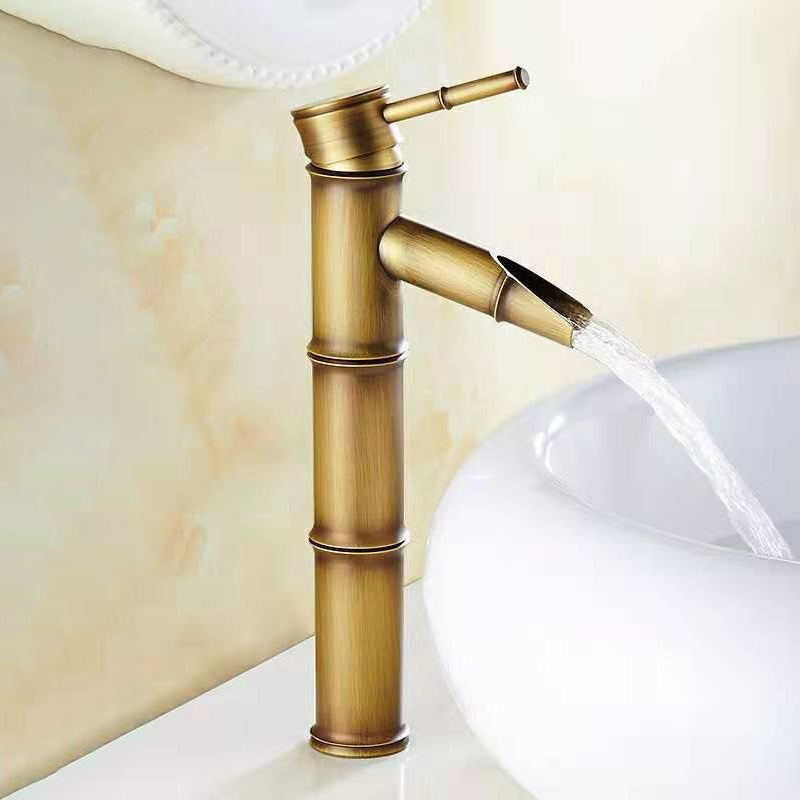 Skanto | Round Single Handle Faucet Country Style Sink Mixer