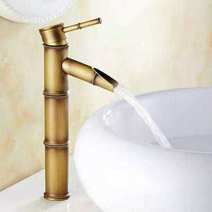 Skanto | Round Single Handle Faucet Country Style Sink Mixer