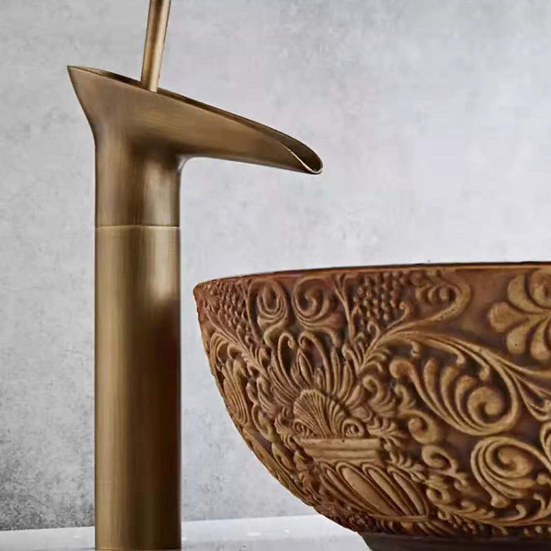 Skanto | Round Single Handle Faucet Country Style Sink Mixer