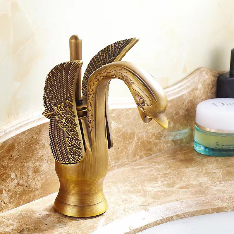Solid brass bathroom basin faucet, hot and cold single lever