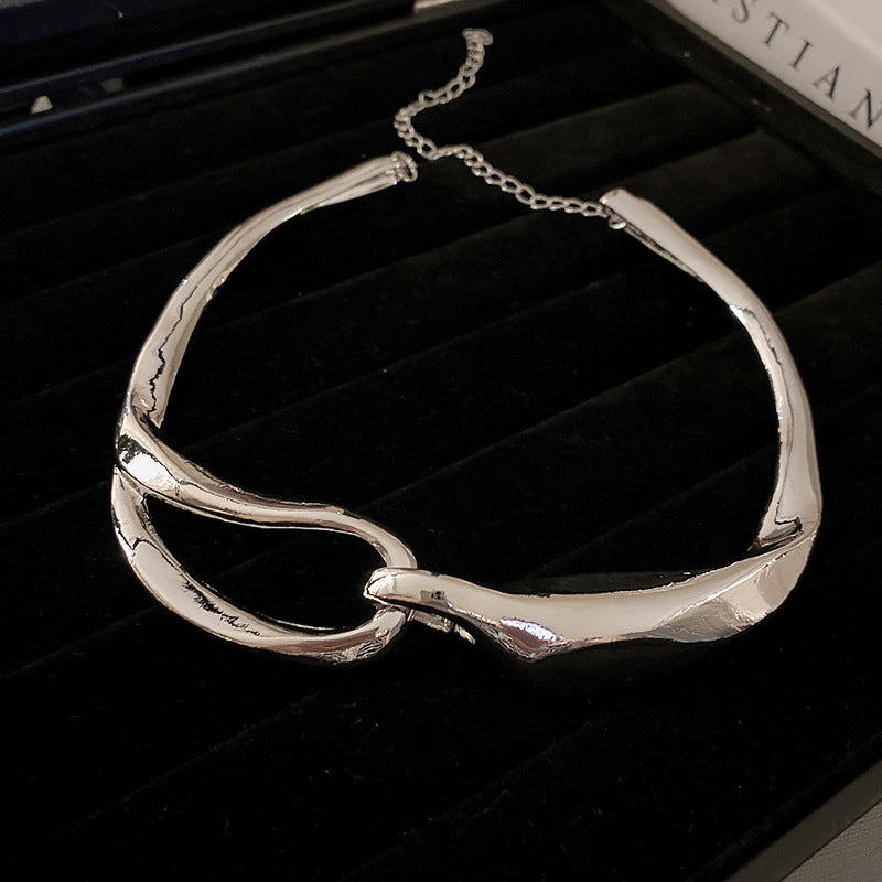 Skanto | Fluid Charm Necklace