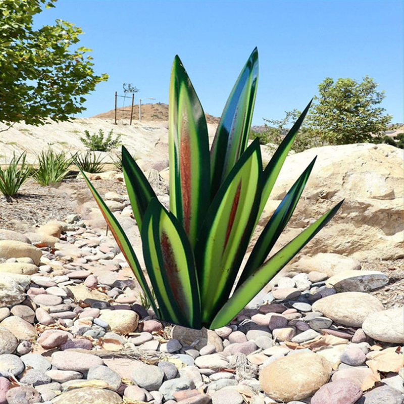 BowLift | Waterproof Solar Garden Agave Lamp Decoration