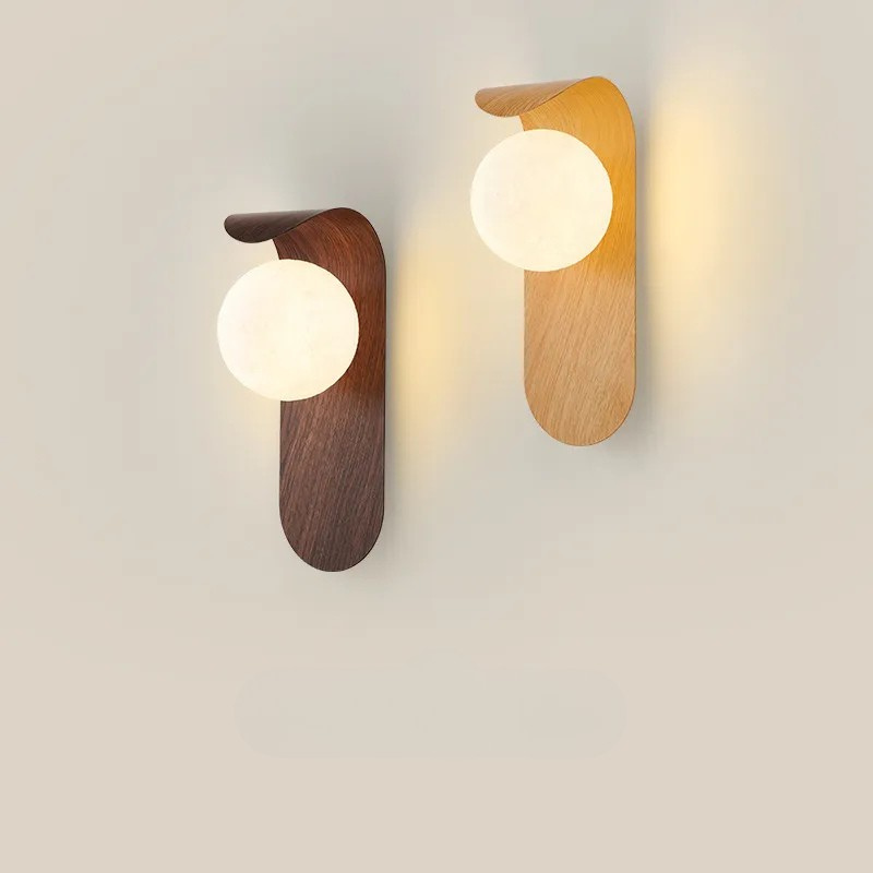 Skanto | LuxeWood – Stylish Walnut Wall Lamp for Unique Atmospheres