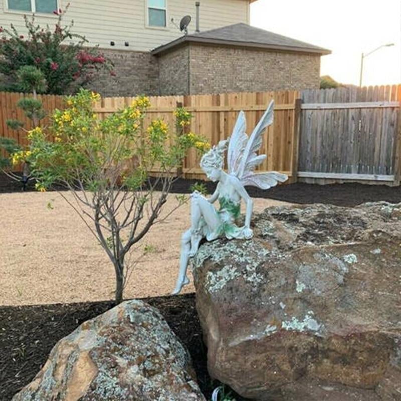 Skanto | Sitting Fairy Garden Statue