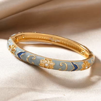 BowLift | 4pc Floral Accented Bangle Stack