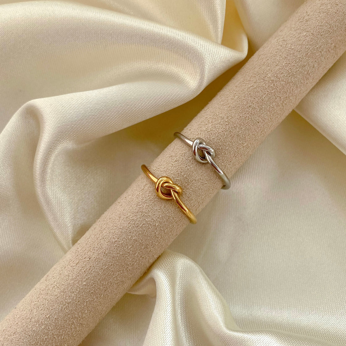 BowLift | Dainty Heart Knot Bond Ring