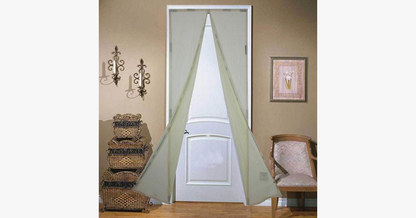 Insect screen door with magnetic mesh – Your ultimate protection against insects this summer!