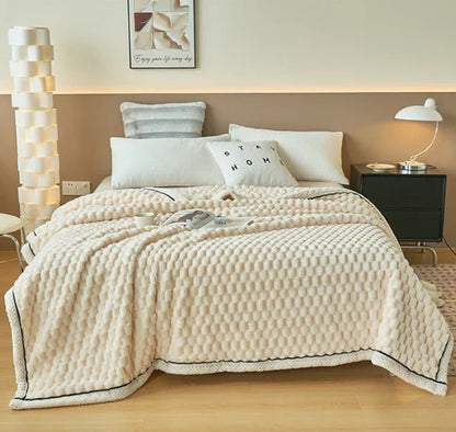 Ultra-soft cuddle blanket for ultimate comfort | Skanto
