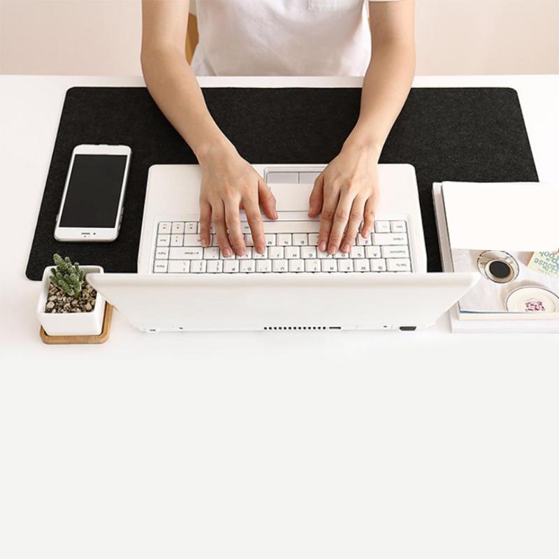 Skanto | Felt Desk Pad