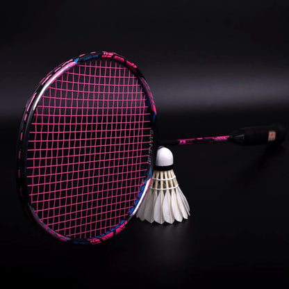 Skanto | Offensive badminton racket with secondary reinforcement made of 32-pound carbon fiber