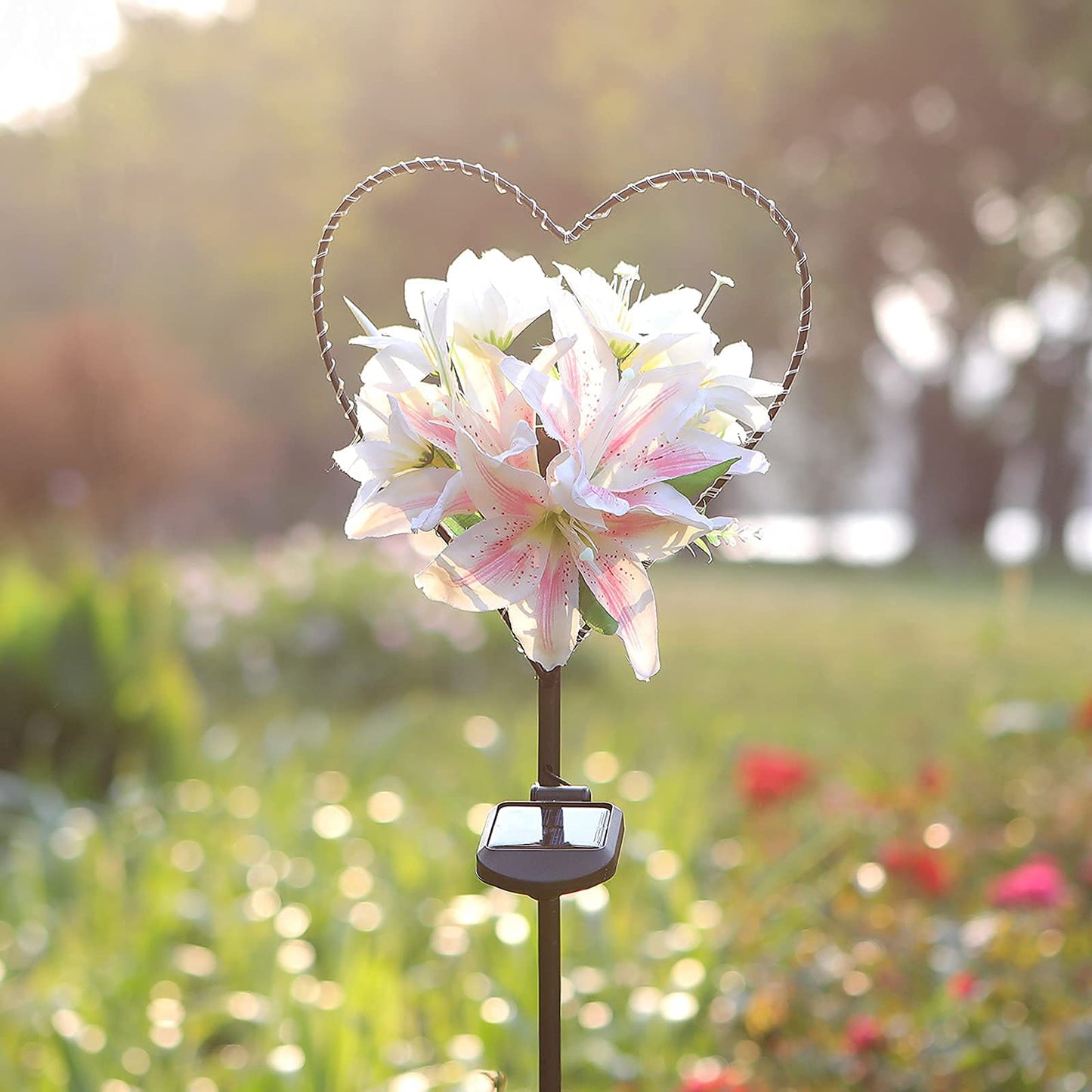 Skanto | Starryfill Heart-Shaped Solar Garden Light With White Lily Flowers - 25 Led Warm White