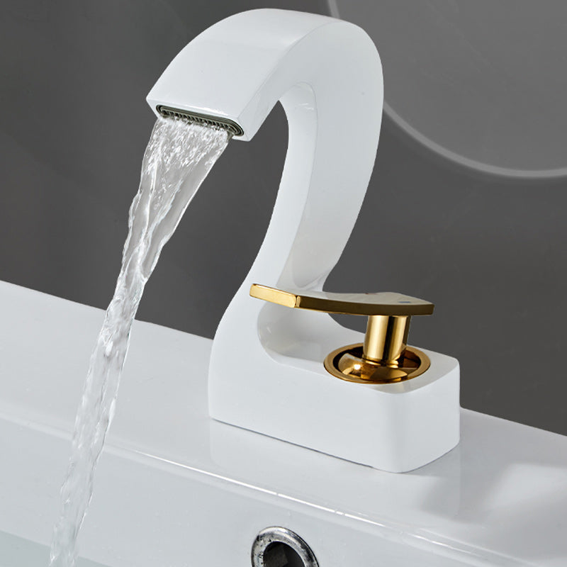 BowLift | Modern Single-Lever Basin Faucet Bathroom Brass Central Faucet