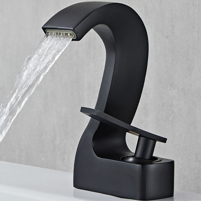 BowLift | Modern Single-Lever Basin Faucet Bathroom Brass Central Faucet