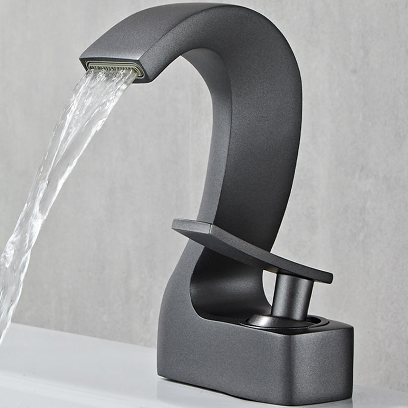 BowLift | Modern Single-Lever Basin Faucet Bathroom Brass Central Faucet
