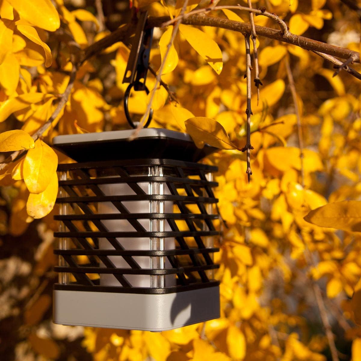 Skanto | Solar-Powered LED Garden Lantern with Ribbed Design – Decorative Outdoor Lighting for Garden