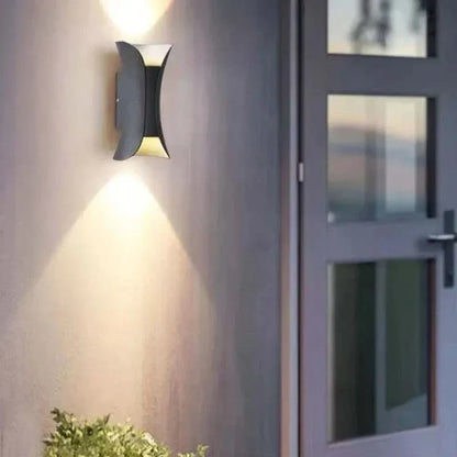 BowLift | Weatherproof wall light with IP65 protection