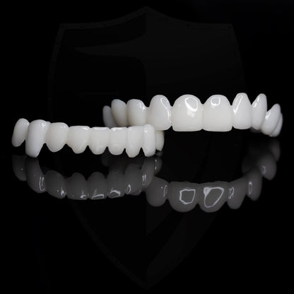 Smile Lens – Adjustable white dental prosthesis for instant smile correction | Brehn