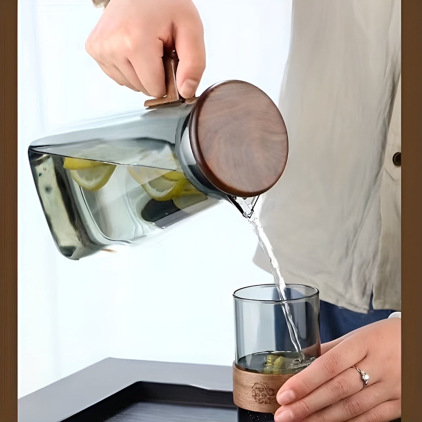 Glass pitcher with large capacity – heat-resistant and robust | Ideal for water and juice