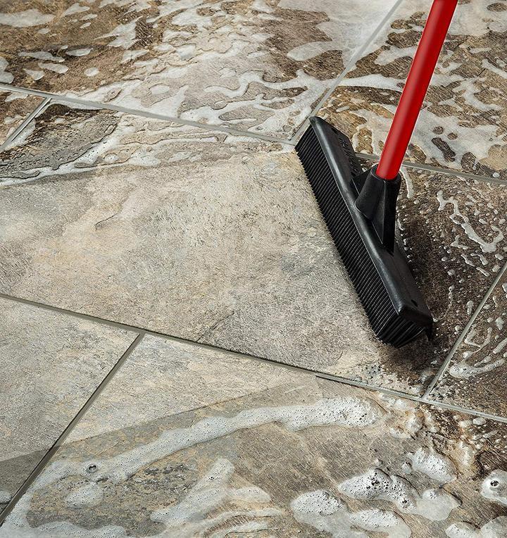 Brehn | Broom with natural rubber squeegee, for multiple surfaces and for removing pet hair