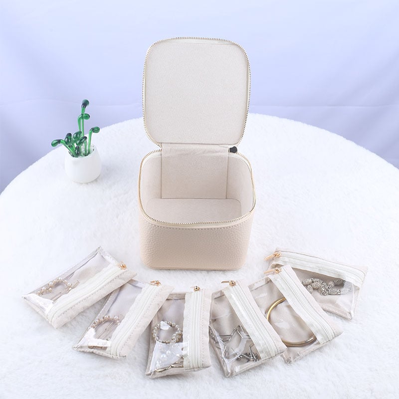 Jewelry box with 12 zipper compartments | Bowlift