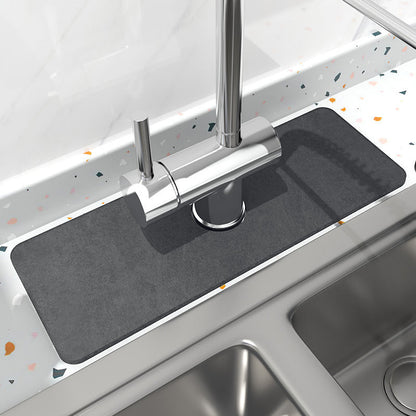 Mat for faucets made of diatomaceous earth