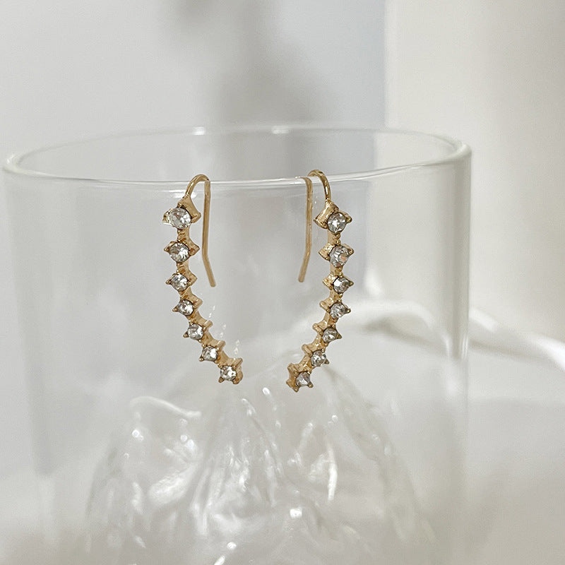 Skanto | Seven Star Diamond Stud Earrings