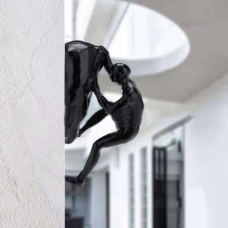 Skanto | Climbing Wall Hanging Statues