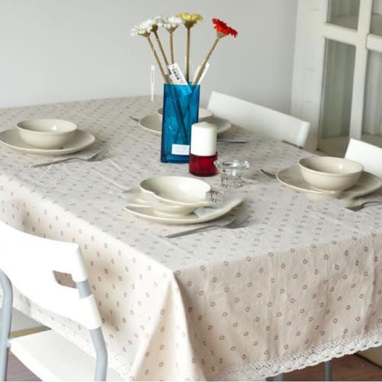 Cotton linen tablecloth with daisy pattern