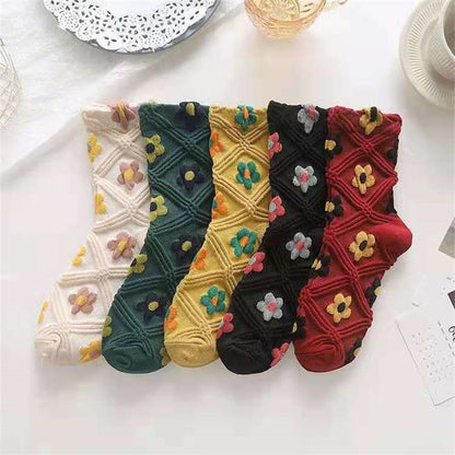 5 pairs of vintage-style socks with floral embroidery