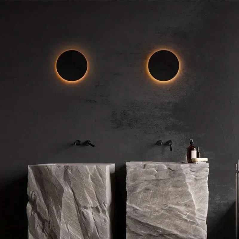 BowLift | Minimalist LED wall light in round or square, IP65