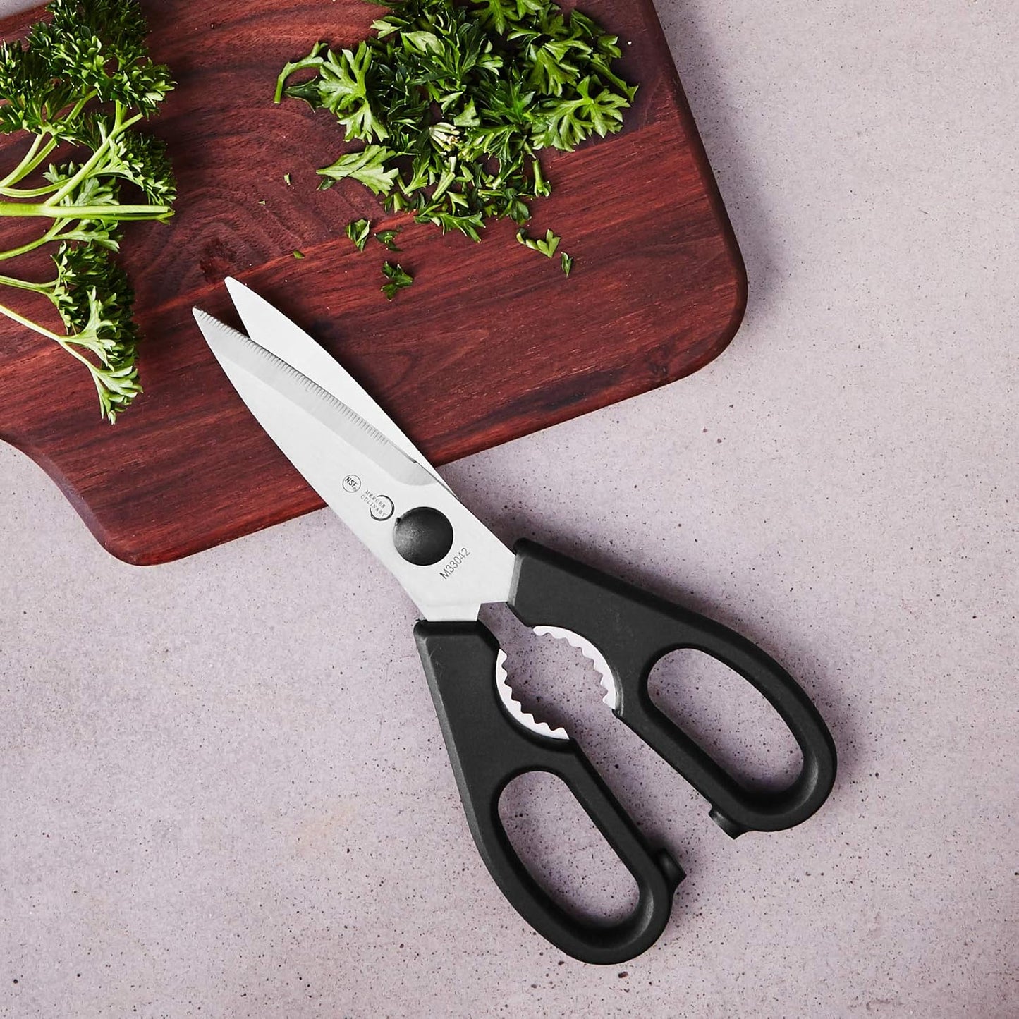 Skanto | Chef's Kitchen Shears - Premium Stainless Steel Blades - Ideal for Cutting Herbs, Poultry & Other Kitchen Tasks - Ergonomic Handles for Comfortable Grip & Precision - Multifunctional & Durable