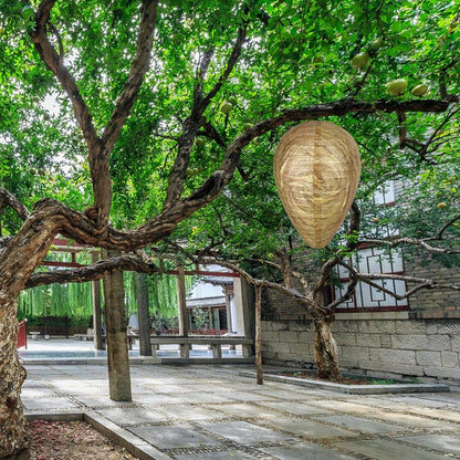 BowLift | Wasp Nest Defense Lamp – Hanging Protection Net Against Wasps and Insects