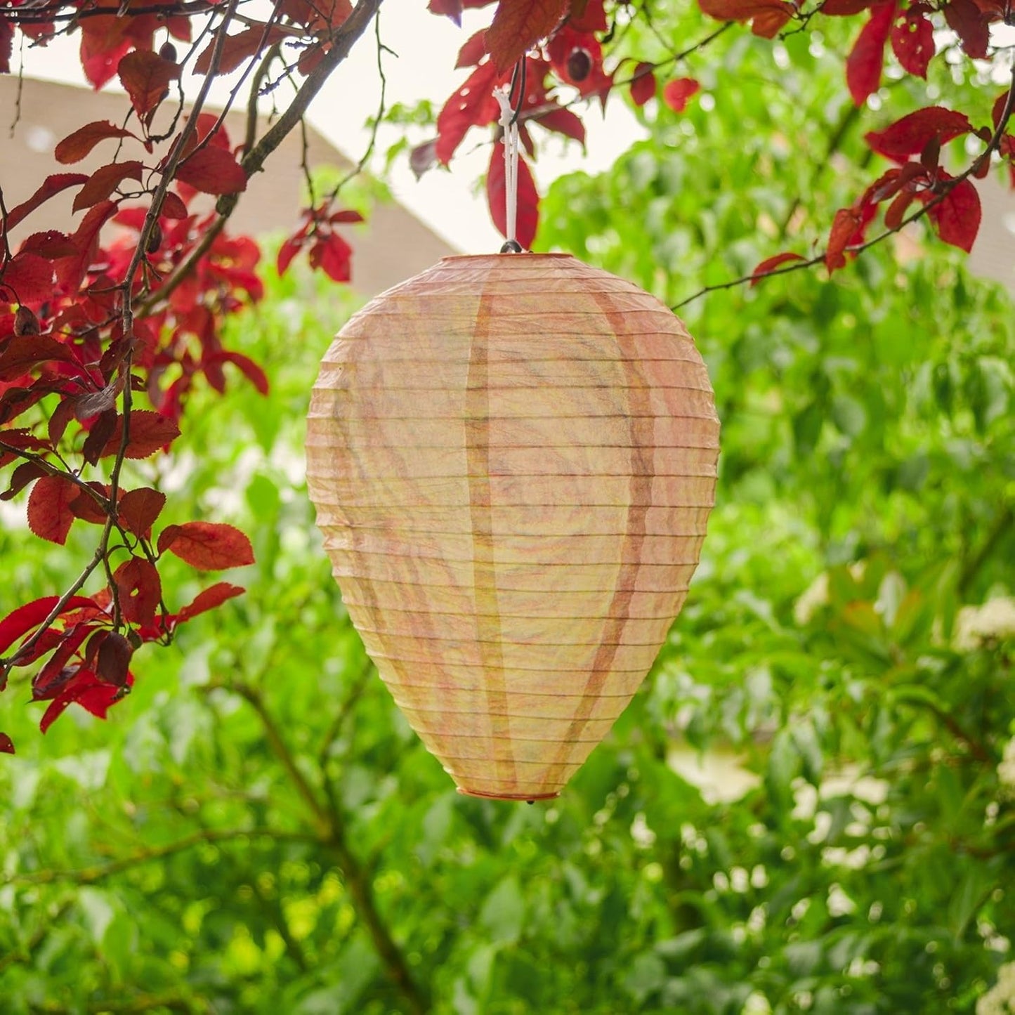 BowLift | Wasp Nest Defense Lamp – Hanging Protection Net Against Wasps and Insects