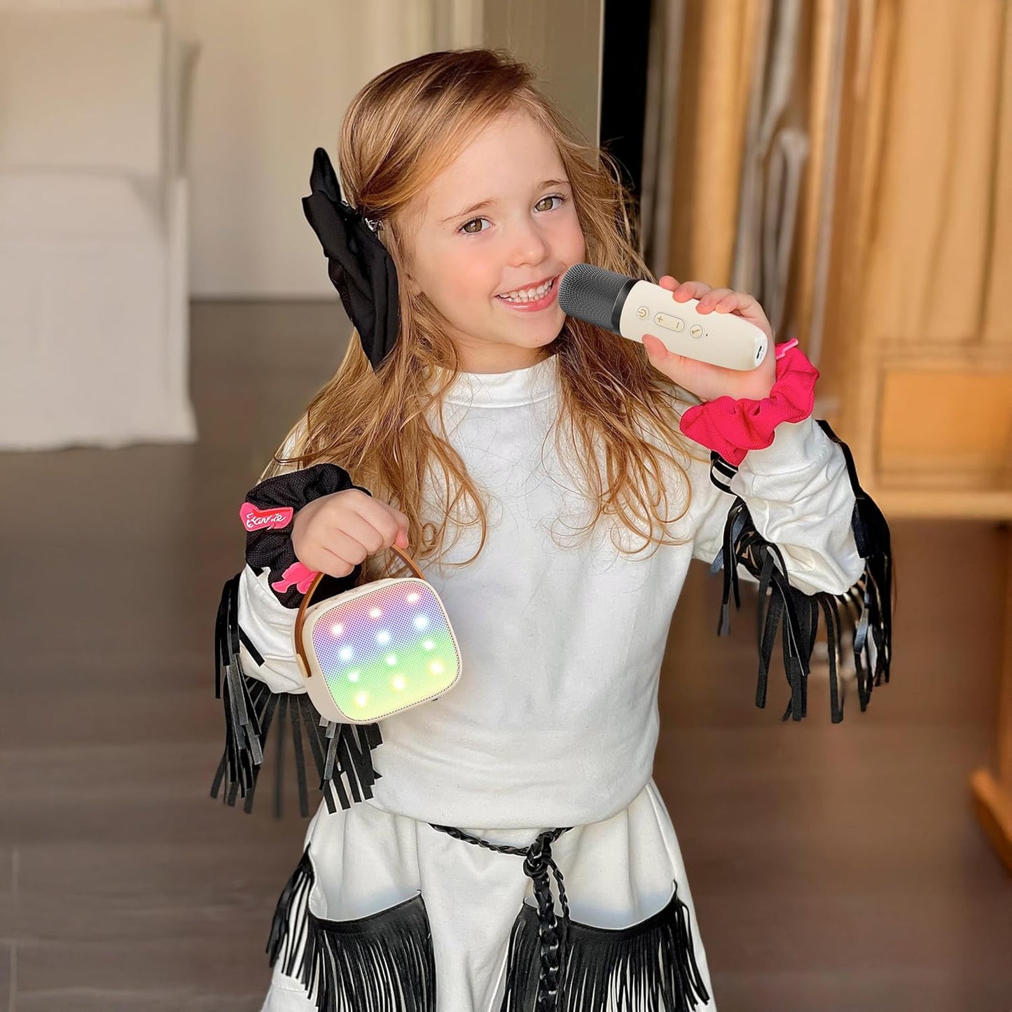Skanto | Portable Mini Karaoke Machine with Bluetooth Speaker and 2 Wireless Microphones – Veylo