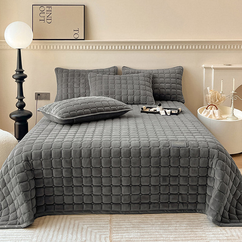 Skanto | Modern Soft Throw Blanket with Square Texture – Stylish Fluffy Bed and Sofa Cover