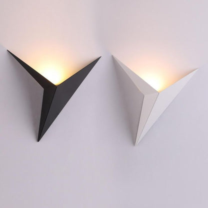 BowLift | Trigon Wall Light