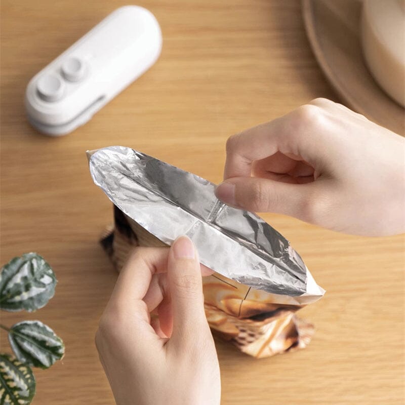 Skanto | Mini Handheld Chip Bag Sealer