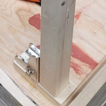 90 Degree Self-Locking Hinge | Skanto