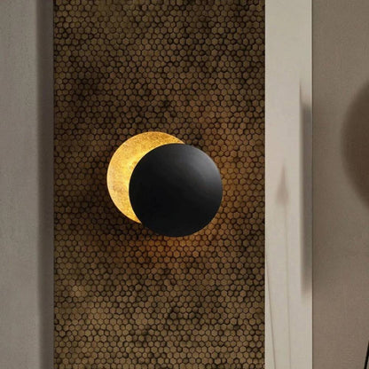 Skanto | Wall Lamp with Magical Moonlight - Lunora