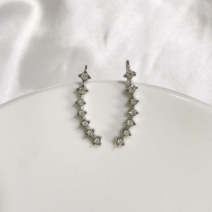 Skanto | Seven Star Diamond Stud Earrings